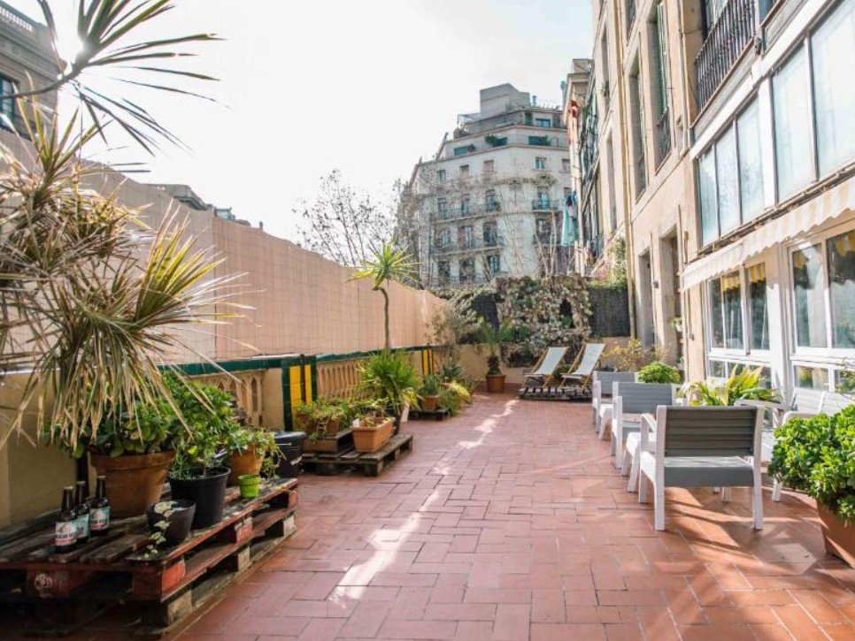 360 Hostel Barcelona Arts & Culture