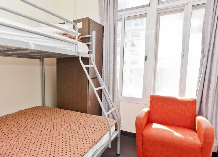 790 on George Sydney