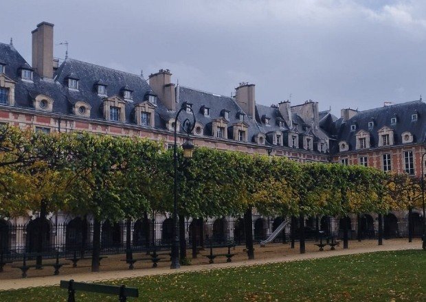 Cour des Vosges Paris