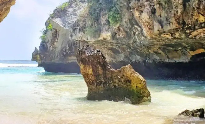 Suluban Beach Bali